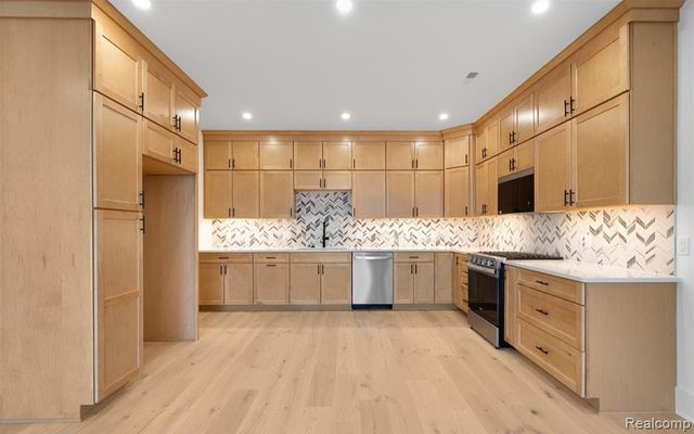 412 S Center Street, Northville, MI 48167