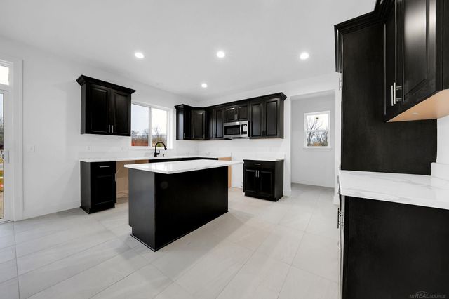 14647 Glenshire Drive, Sterling Heights, MI 48312