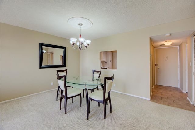 427 Golden Isles Dr 14B, Hallandale Beach, FL 33009