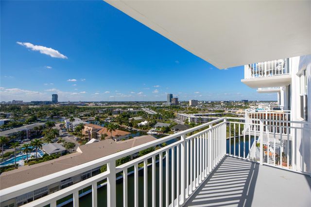 427 Golden Isles Dr 14B, Hallandale Beach, FL 33009