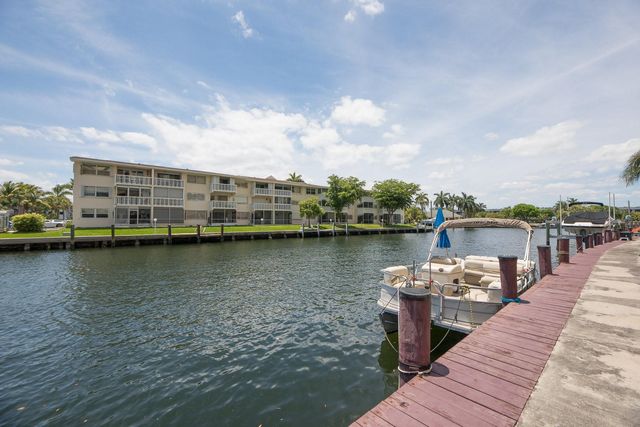 427 Golden Isles Dr 14B, Hallandale Beach, FL 33009