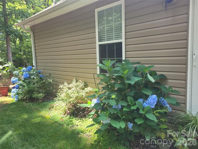 160 Winsome Forest Drive, Nebo, NC 28761