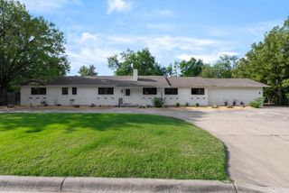 988 W Alexander Dr., Haysville, KS 67060