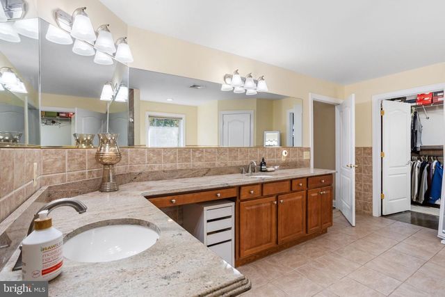 14 CONOR RD, Jackson, NJ 08527