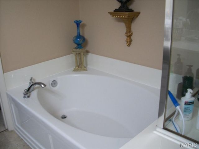2404 Andrea Crest Drive, Washington, MO 63090