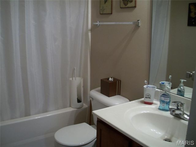 2404 Andrea Crest Drive, Washington, MO 63090