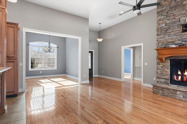 31 Chickory Ln, Monteagle, TN 37356