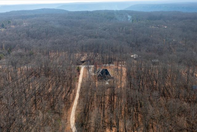 31 Chickory Ln, Monteagle, TN 37356