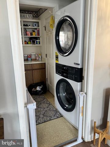 8332 MAUZY SQUARE, Marshall, VA 20115