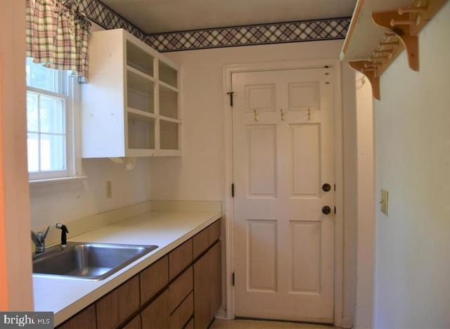 8332 MAUZY SQUARE, Marshall, VA 20115