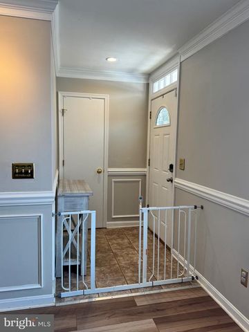 8332 MAUZY SQUARE, Marshall, VA 20115