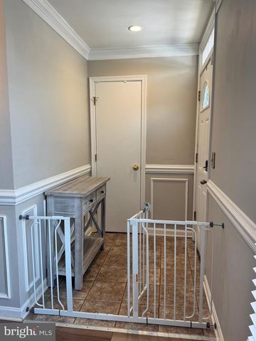 8332 MAUZY SQUARE, Marshall, VA 20115