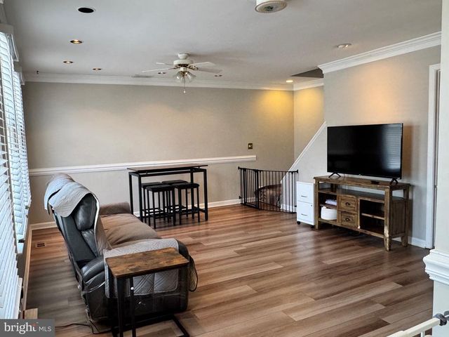 8332 MAUZY SQUARE, Marshall, VA 20115