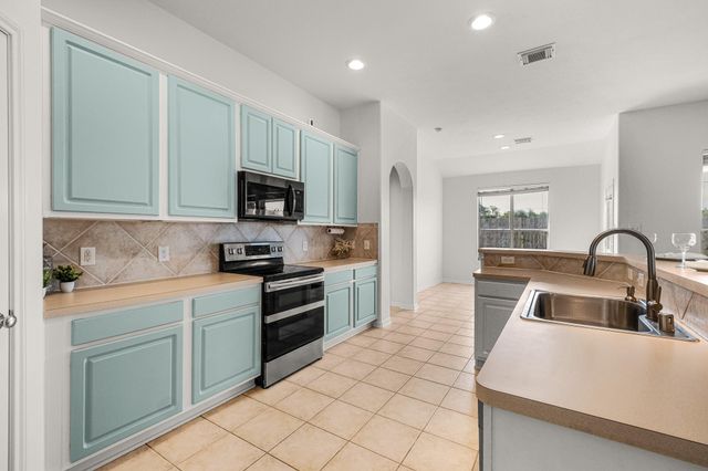 525 Lockland Lane, League City, TX 77573