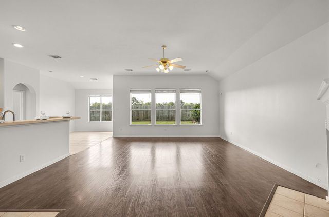 525 Lockland Lane, League City, TX 77573