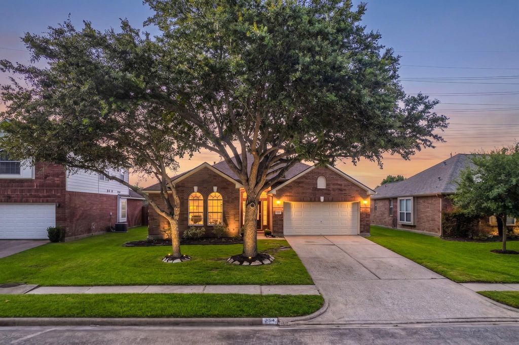 525 Lockland Lane, League City, TX 77573