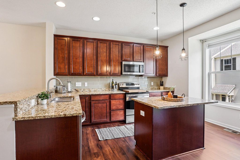 8257 Norwood Lane N, Maple Grove, MN 55369