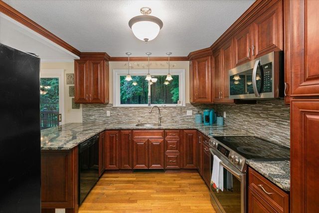 6 Jo-Dan Lane, Methuen, MA 01844