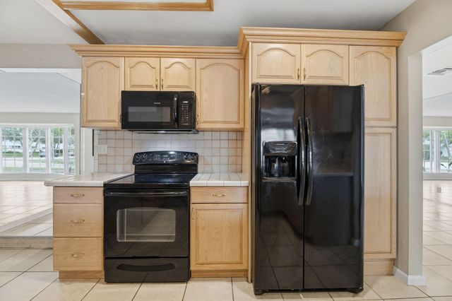 6110 NE 19th Avenue, Fort Lauderdale, FL 33308