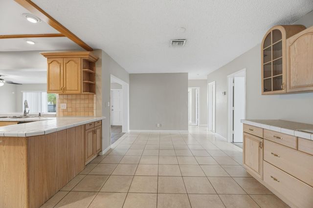 6110 NE 19th Avenue, Fort Lauderdale, FL 33308