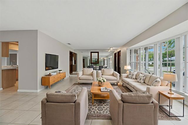 6110 NE 19th Avenue, Fort Lauderdale, FL 33308