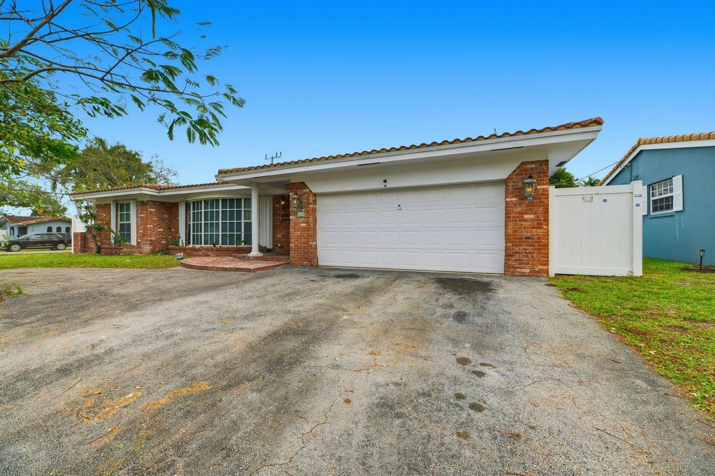 6110 NE 19th Avenue, Fort Lauderdale, FL 33308