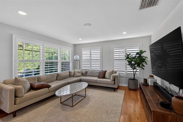 1001 SE 10th Street, Fort Lauderdale, FL 33316