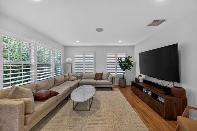 1001 SE 10th Street, Fort Lauderdale, FL 33316