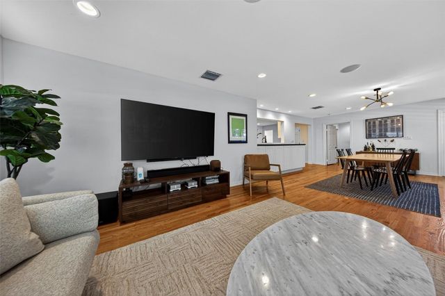 1001 SE 10th Street, Fort Lauderdale, FL 33316