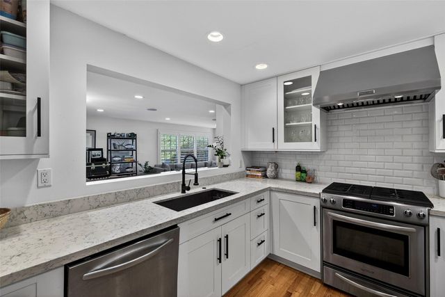 1001 SE 10th Street, Fort Lauderdale, FL 33316