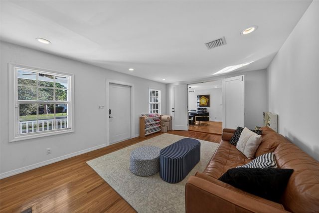 1001 SE 10th Street, Fort Lauderdale, FL 33316