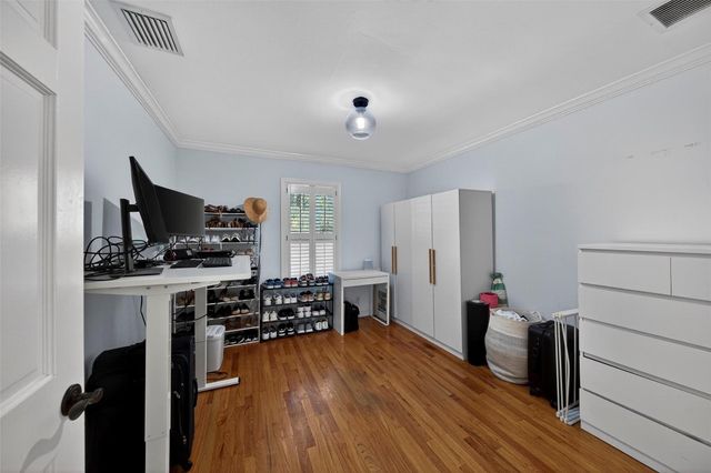 1001 SE 10th Street, Fort Lauderdale, FL 33316