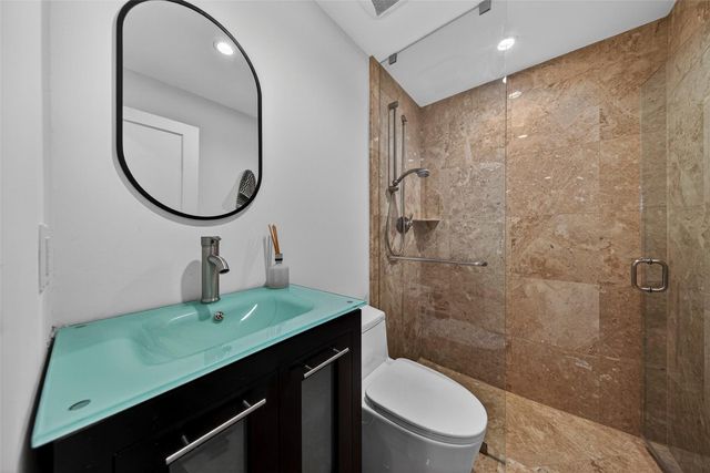 1001 SE 10th Street, Fort Lauderdale, FL 33316