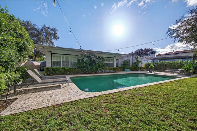 1001 SE 10th Street, Fort Lauderdale, FL 33316