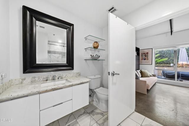 645 W 9th Street 200, Los Angeles, CA 90015