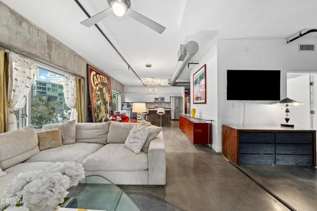 645 W 9th Street 200, Los Angeles, CA 90015