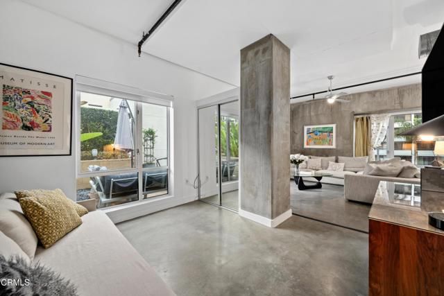 645 W 9th Street 200, Los Angeles, CA 90015