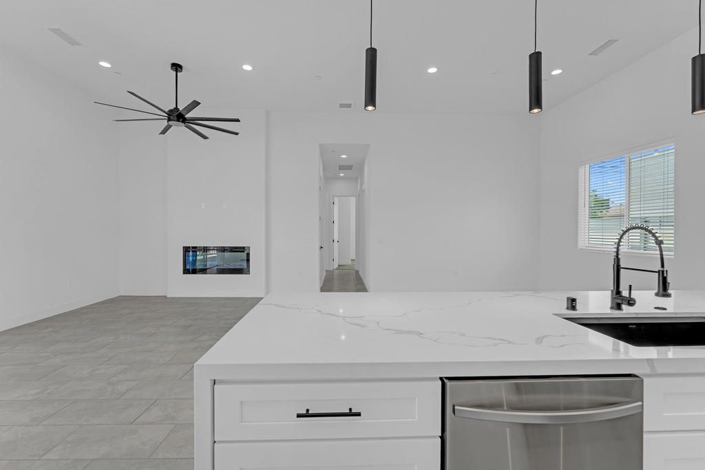 Image 10 of property listing at 15464 Avenida Rambla, Desert Hot Springs, CA 92240