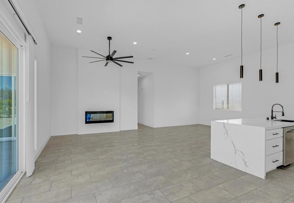 Image 4 of property listing at 15464 Avenida Rambla, Desert Hot Springs, CA 92240