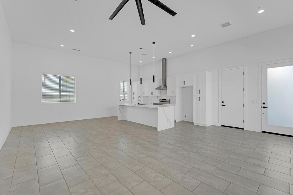 Image 5 of property listing at 15464 Avenida Rambla, Desert Hot Springs, CA 92240