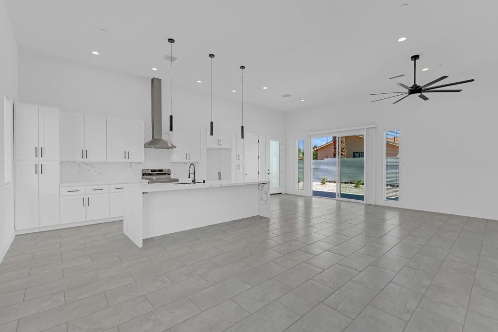 Image 7 of property listing at 15464 Avenida Rambla, Desert Hot Springs, CA 92240