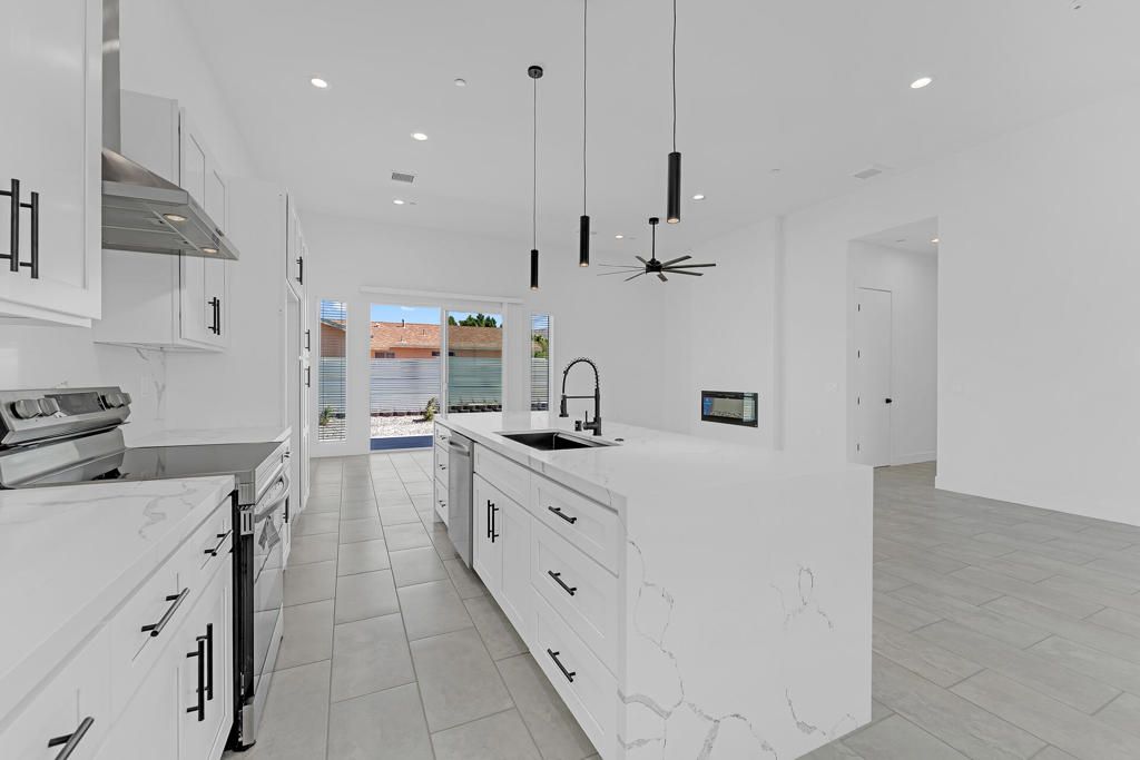 Image 9 of property listing at 15464 Avenida Rambla, Desert Hot Springs, CA 92240