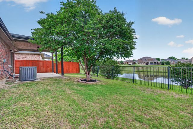 7315 Fossil Creek Drive, Arlington, TX 76002