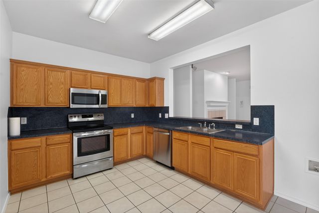 7315 Fossil Creek Drive, Arlington, TX 76002
