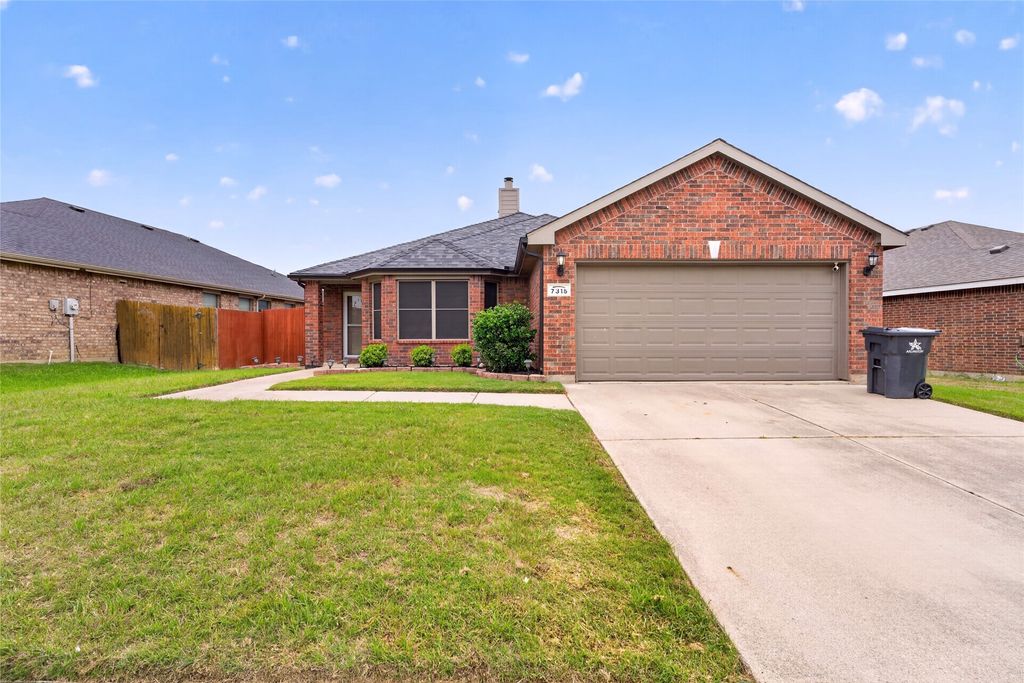 7315 Fossil Creek Drive, Arlington, TX 76002