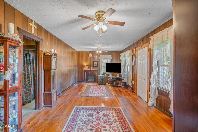 2205 Shipetown Road, Mascot, TN 37806