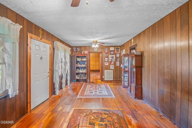 2205 Shipetown Road, Mascot, TN 37806