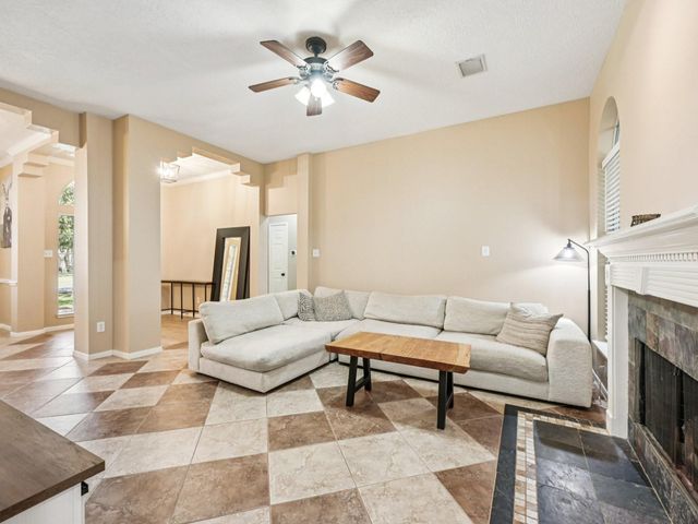 124 Crimson Bay Drive, League City, TX 77573