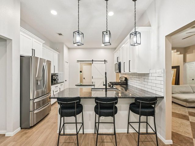 124 Crimson Bay Drive, League City, TX 77573