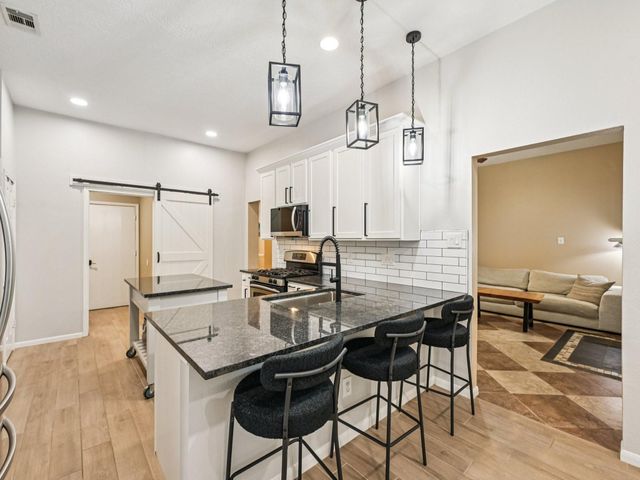 124 Crimson Bay Drive, League City, TX 77573
